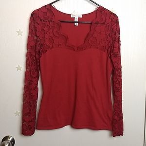 Red shirt with lace sleeves